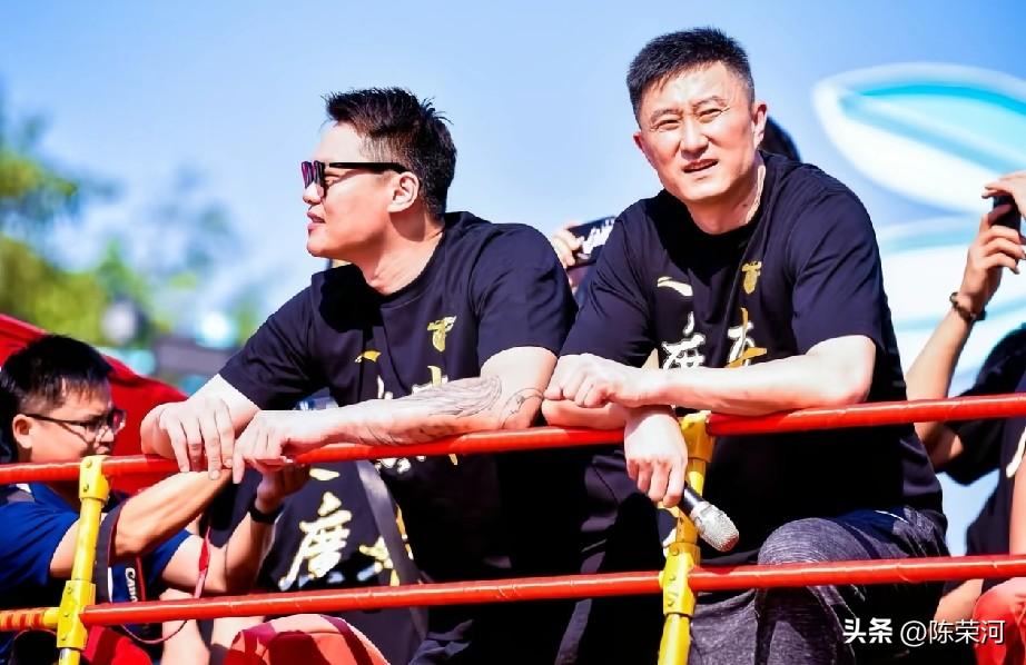 锋雨时代落下帷幕！广东男篮主教练杜锋和总经理朱芳雨双双离职，有人欢喜有人愁，追求