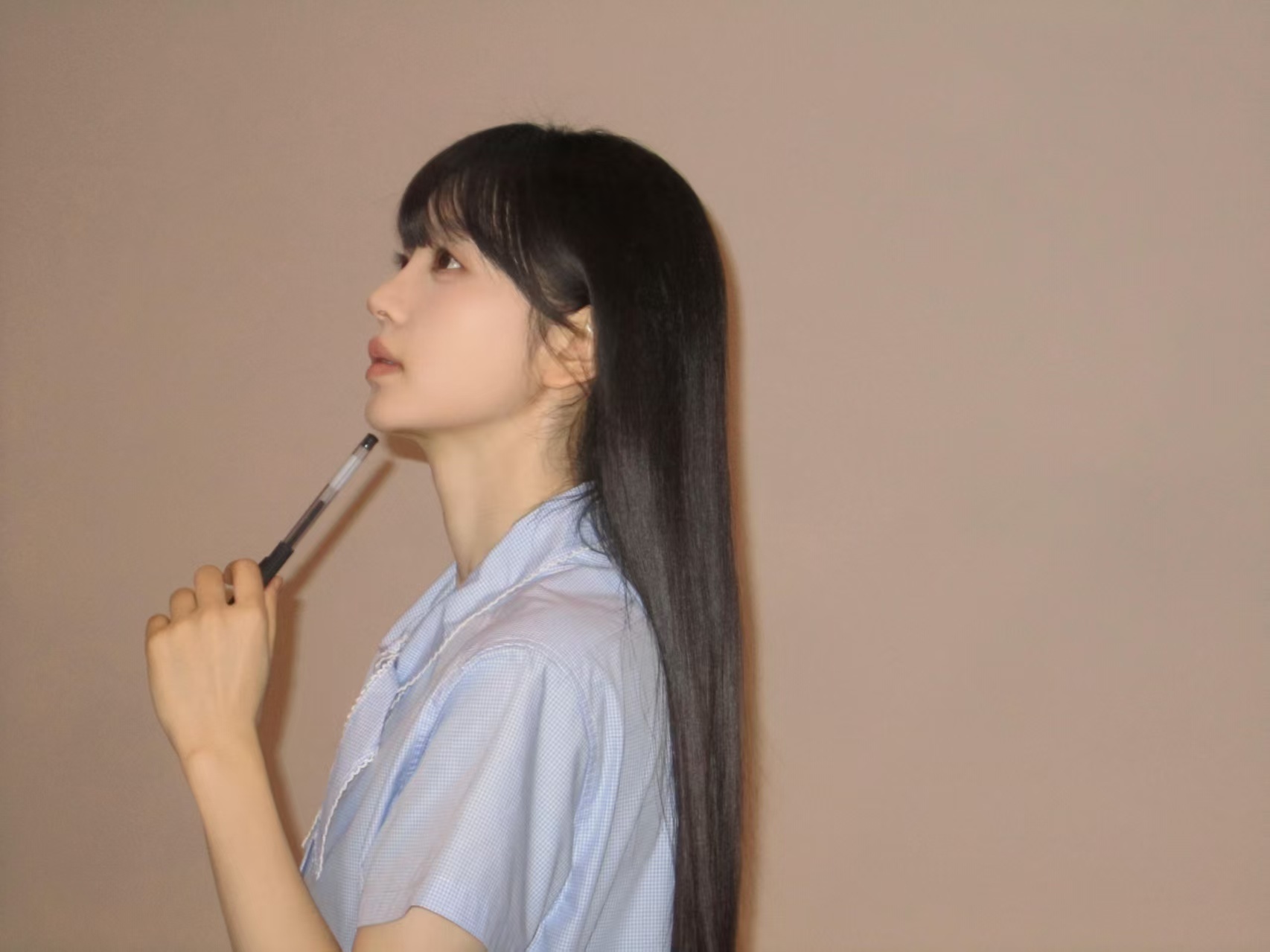 田曦薇怎么洗把脸就来演林知夏了天才女友田曦薇素颜状态出演林知夏，清新灵动的少女感