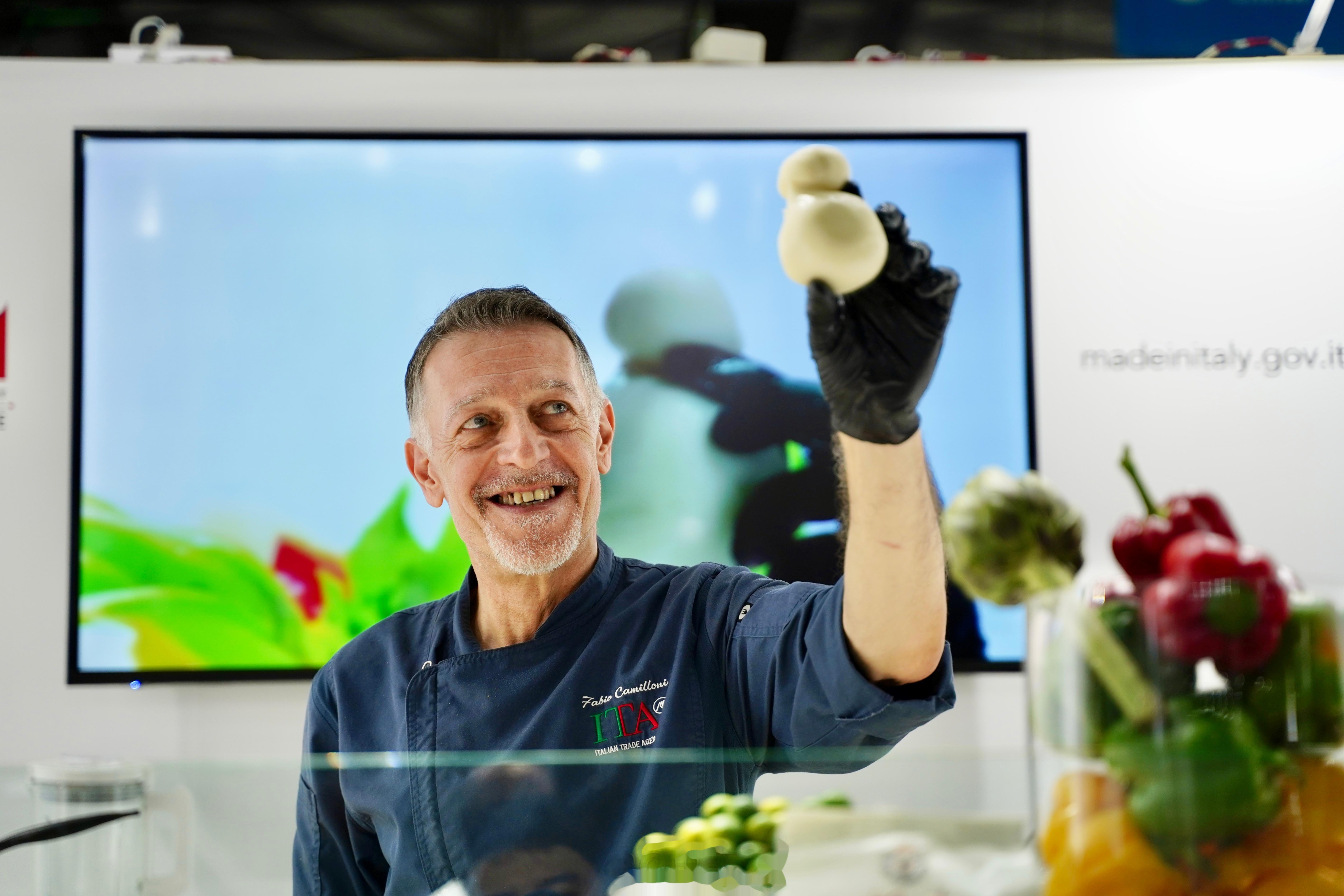 今年FHC第二十六届上海环球食品展我连去了两日，各国美食丰富多彩，目不暇接。作为