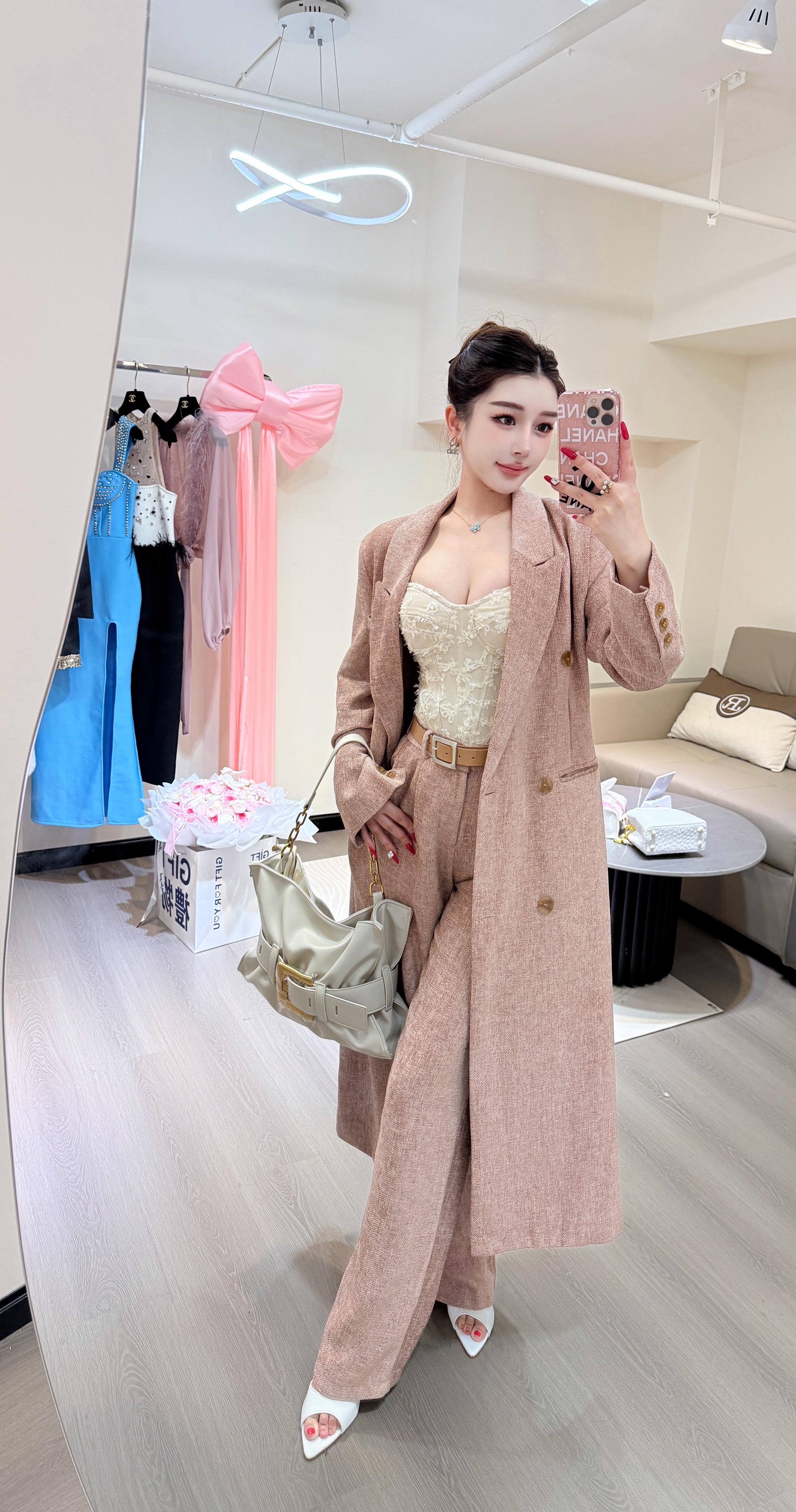 “船是自己  灯塔是自己  岸也是自己” 📷