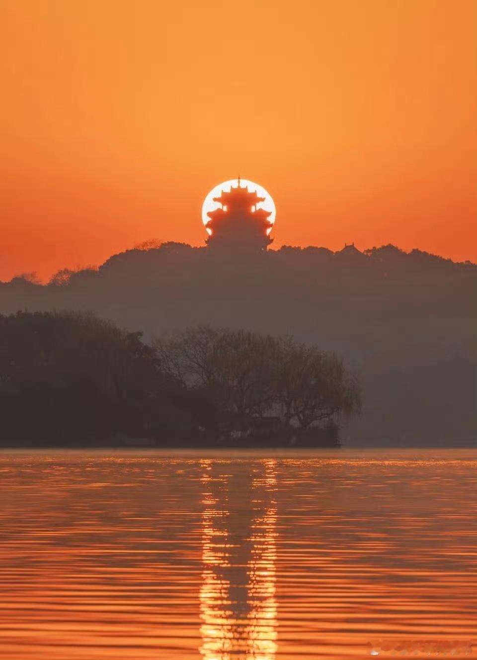 转：大福报来自于正念，善意的念头。总说自已命苦，这就是邪念，所以这样的人就没什么