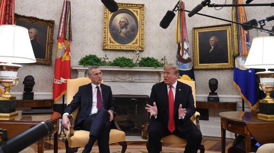 谁能想到，西方搞了几十年的北约，居然要被特朗普给玩坏了，没钱，你在北约连插嘴的资