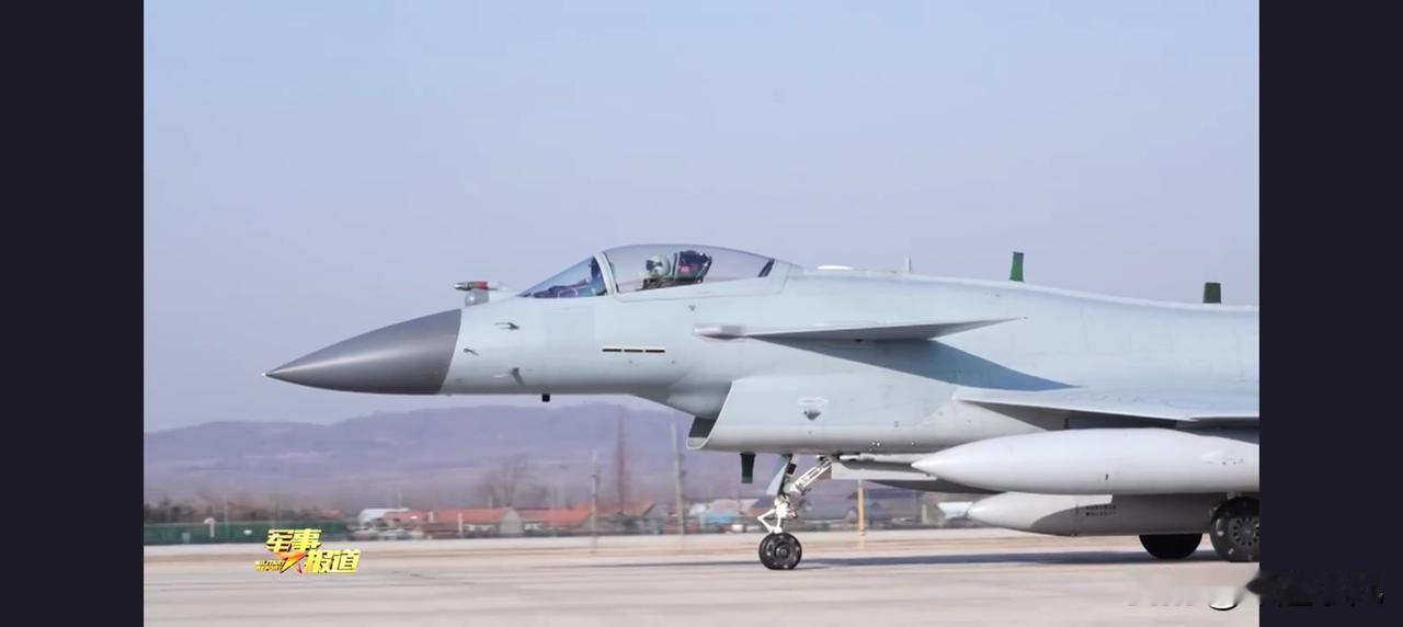 央妈公布，歼10C最新画面，亮点真的还不少……

这一次，报道北部战区空军的故事