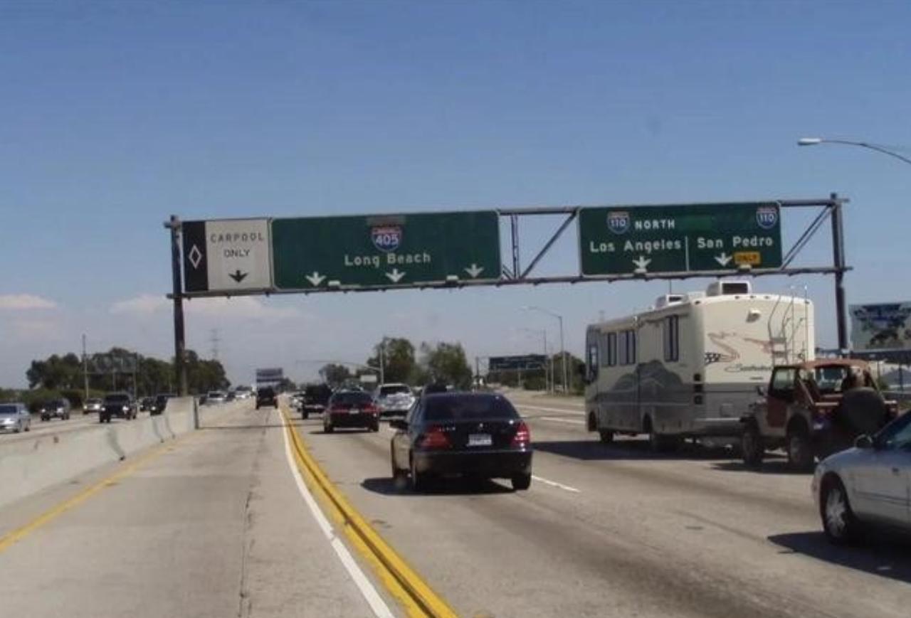 14 亿中国人养不起高速？8 年亏空 6 万亿，美国高速免费却能盈利，美国的高速