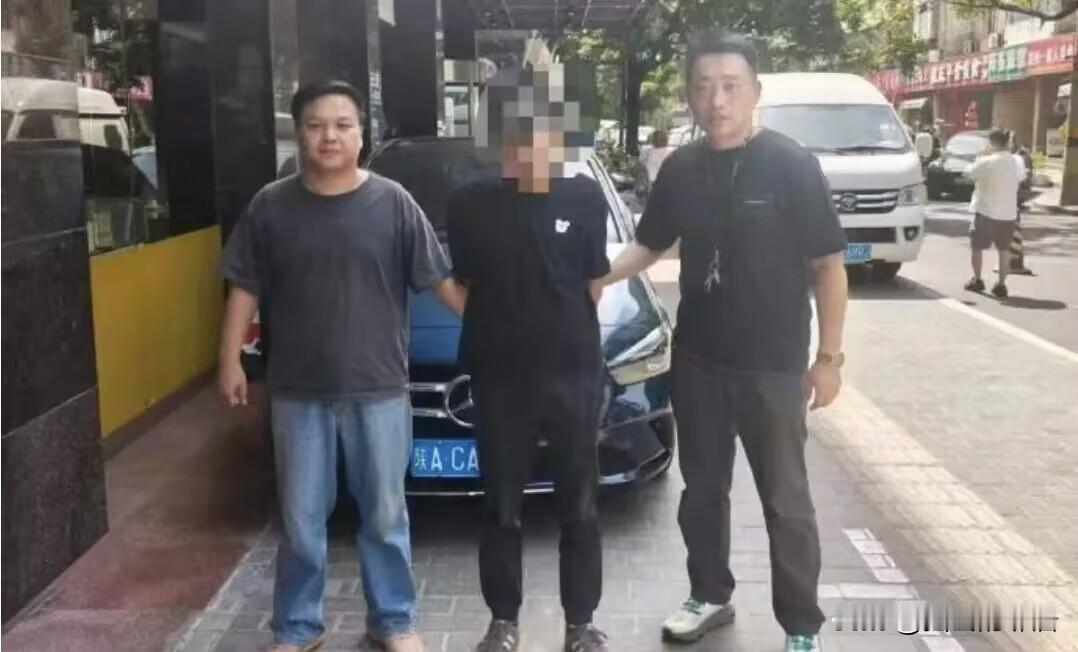 这胆子也太大了！陕西西安，一卤肉店老板觉得营业额总是不太对劲，明明每天卖出不少份