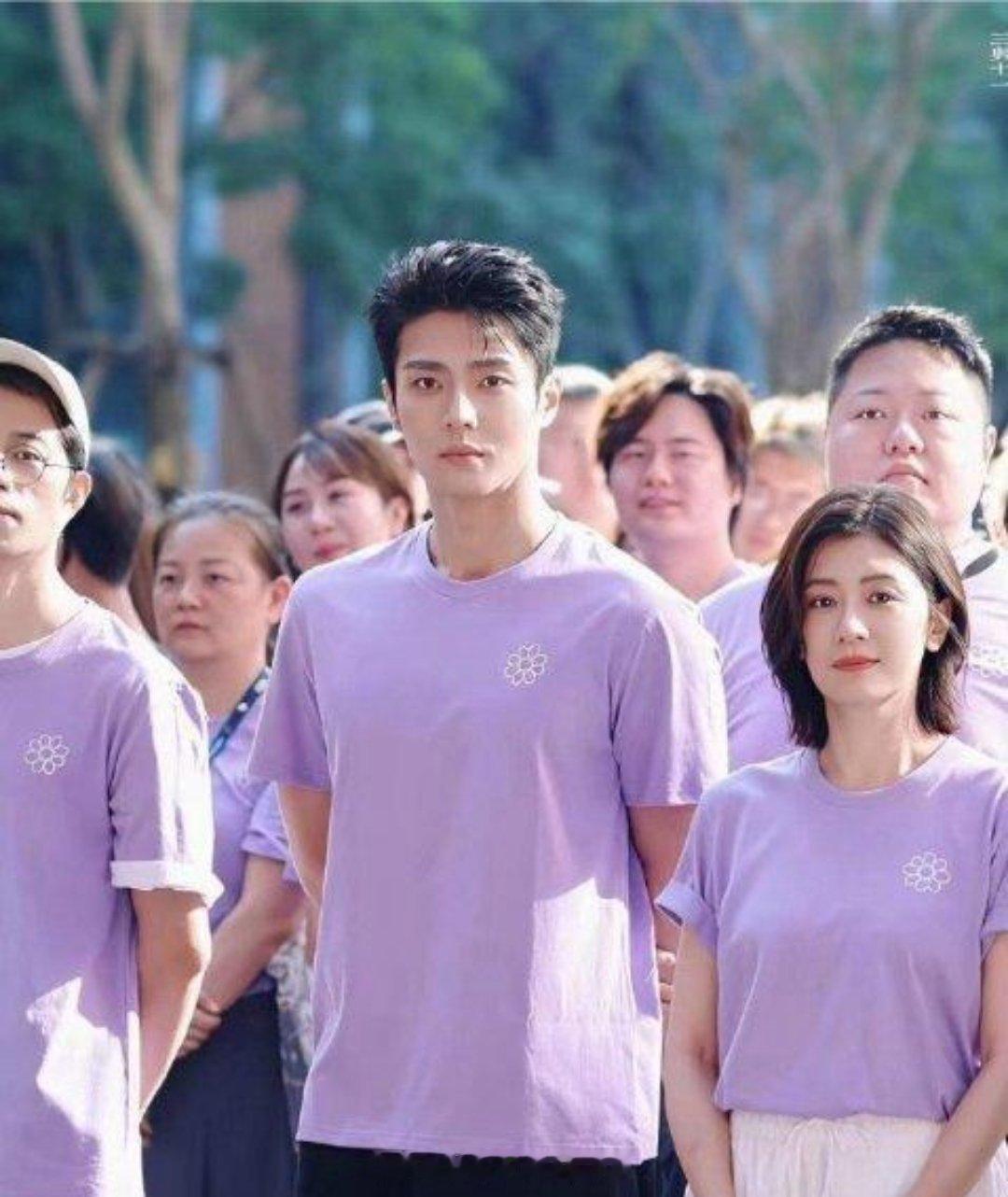 万万没想到，一个51岁，一个28岁竟然在电视剧里演一对情侣，现在的影视行业都这么