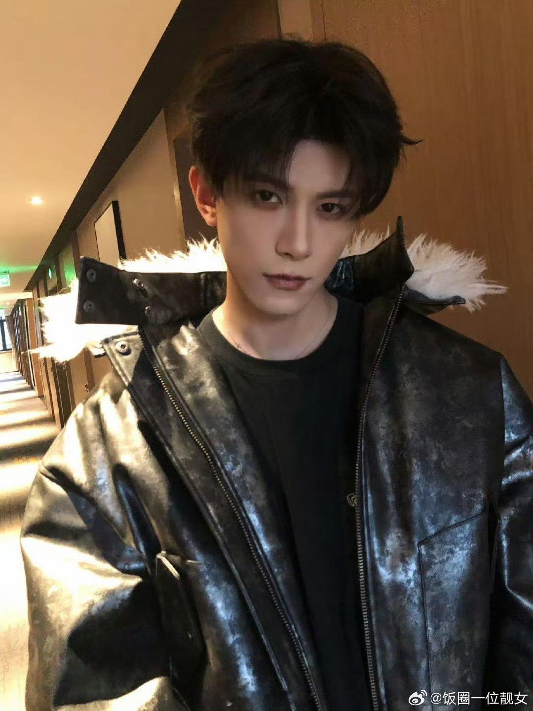 同样是古装配角出圈，邓凯凭角色立住口碑，王弘毅除了脸还剩什么？ 