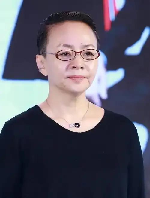 宋丹丹12亿别墅公证，两个孙子全姓宋，这招太绝了！

2025年初，宋丹丹将北京