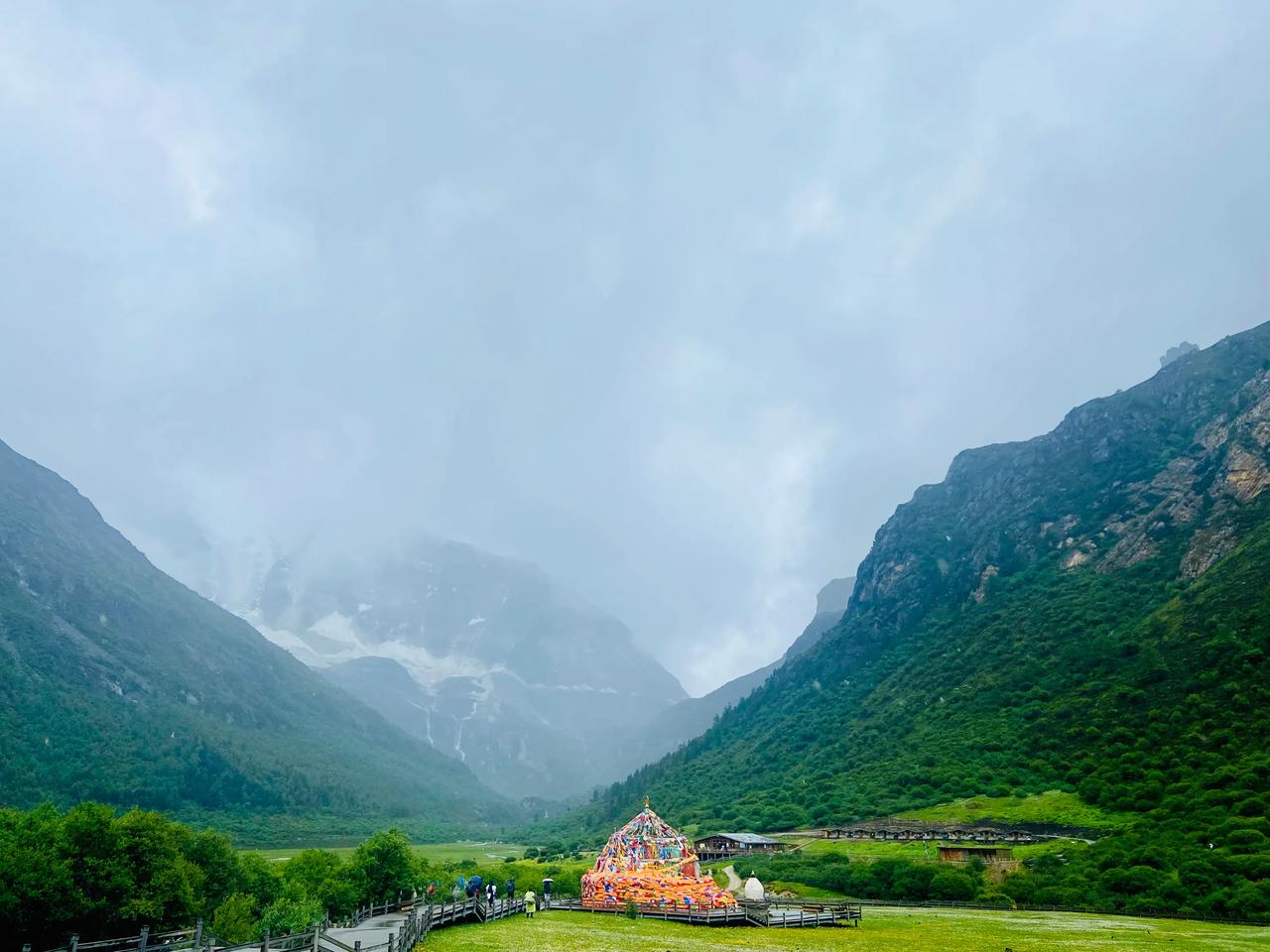 稻城亚丁风景区

#分享相册里最美的风景#