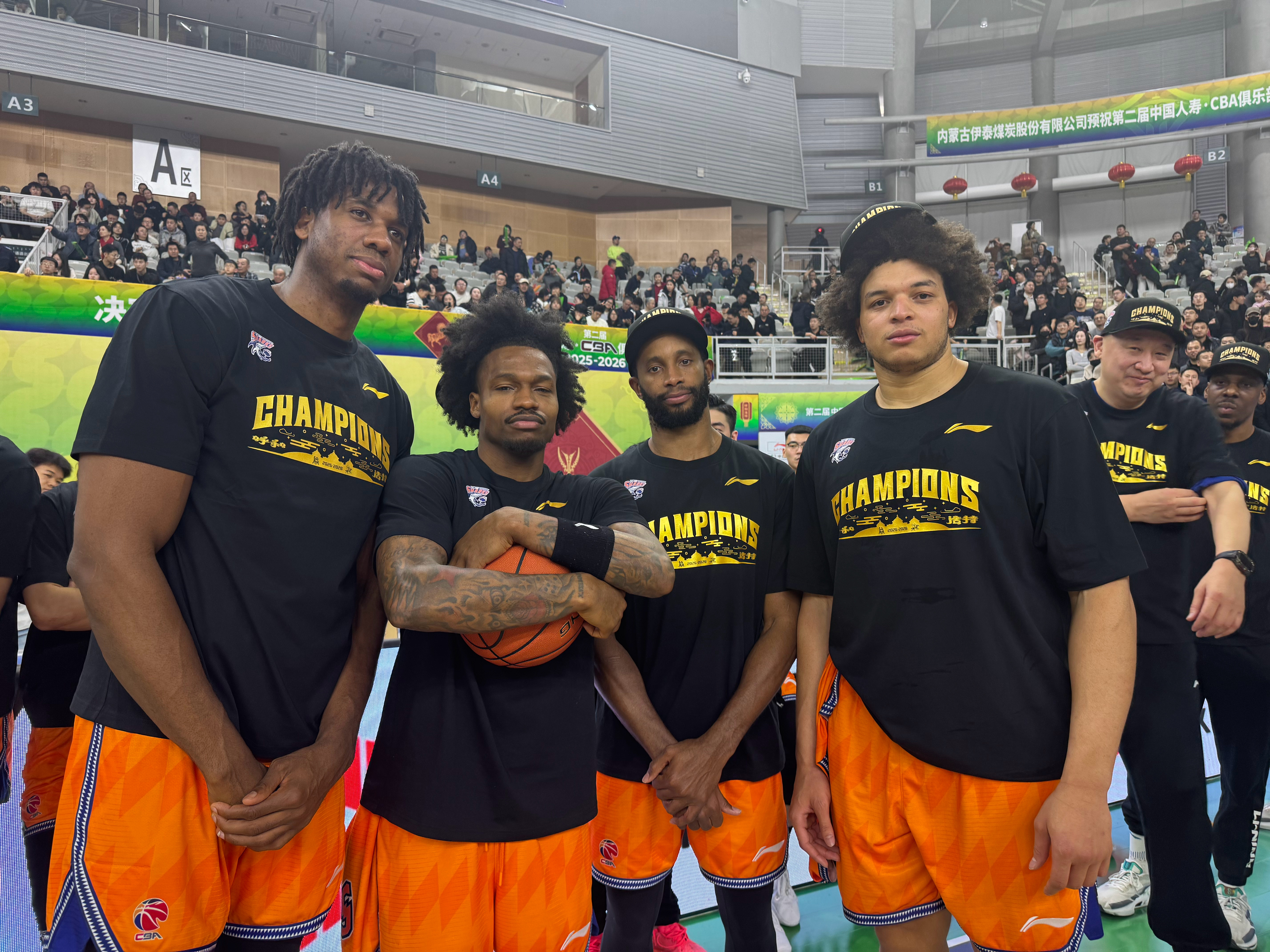 据了解，下赛季的外援政策有可能调整为四节六人次，同时注册报名最多三人，单赛季最多