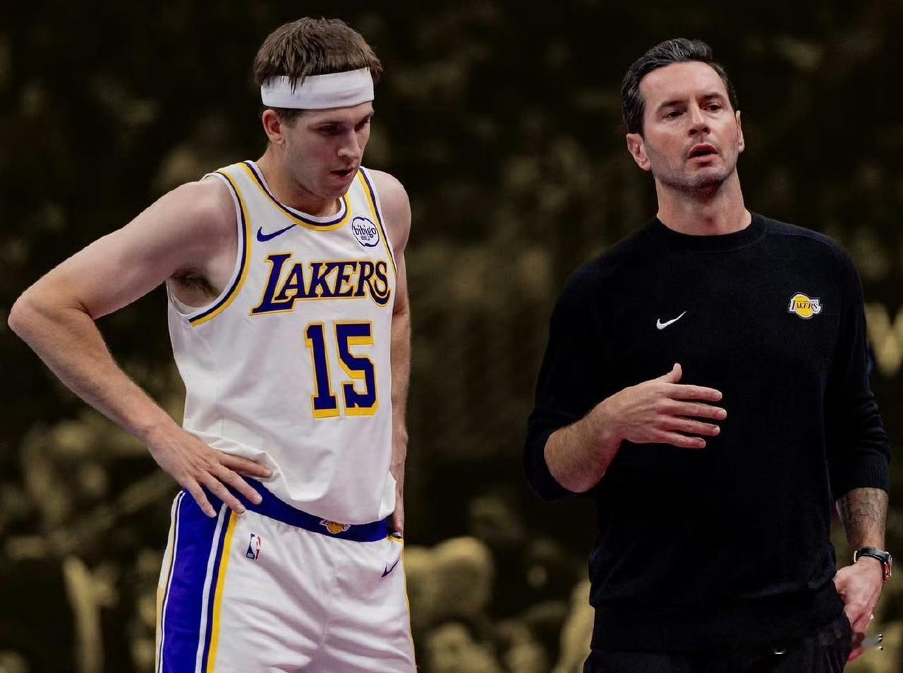 里弗斯糊涂啊！

湖人队球星里弗斯的最新伤病情况出炉，结果不容乐观，他被确诊为左