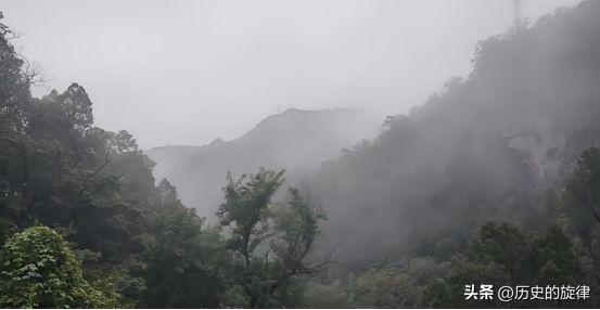 泪目！6名退休老师贵州躲雨，一顿农家饭，藏着最动人的人间温情
 
有六位退休的老