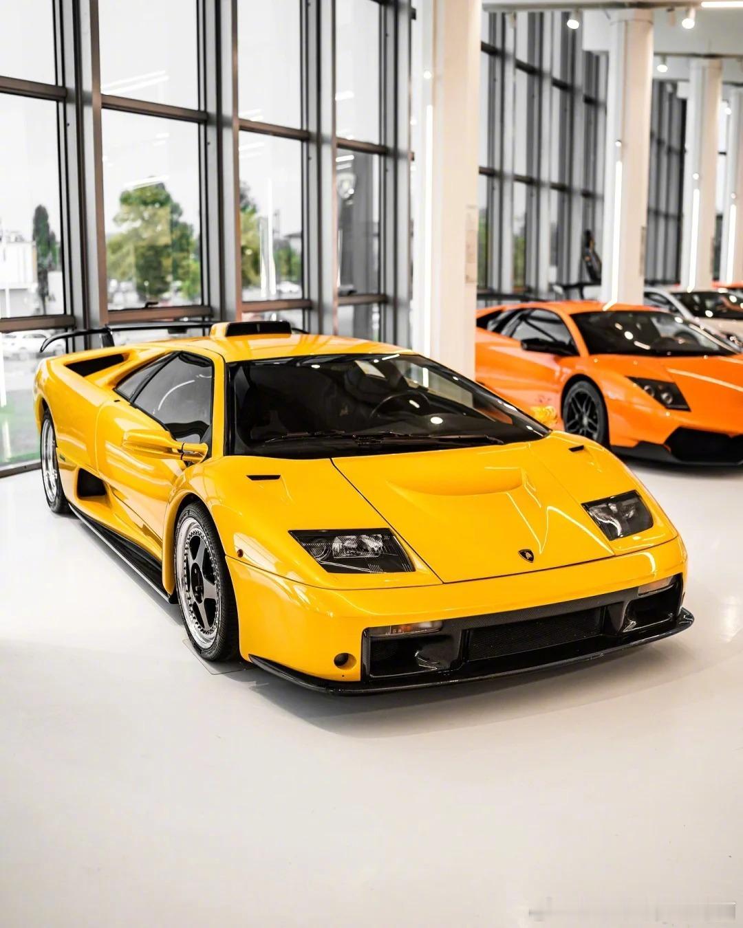 兰博基尼Diablo GT，全球限量80台，搭载6.0L自然吸气V12引擎，57