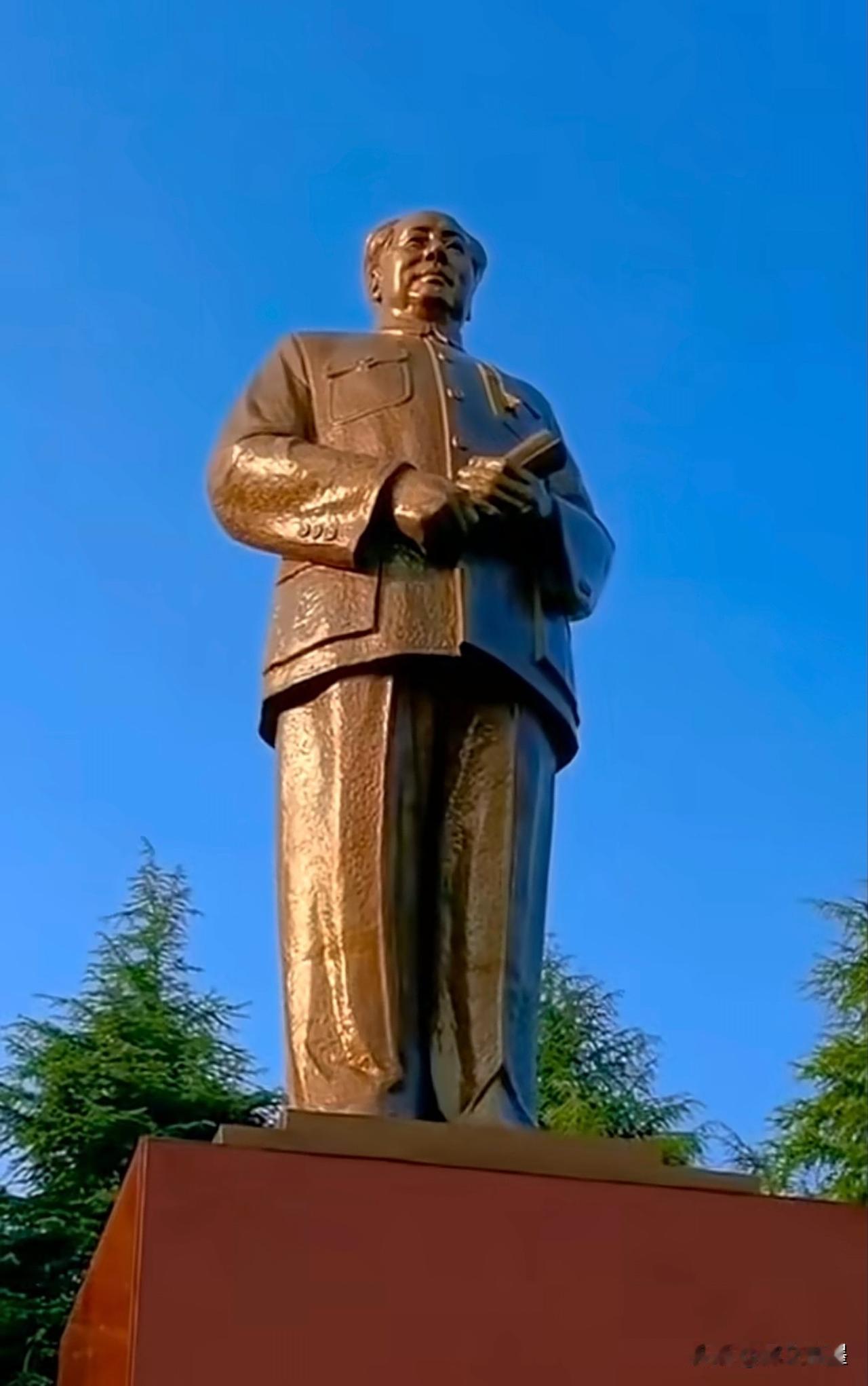 发自内心最深情的表达方式：老百姓对毛爷爷的感情都是藏在骨子里的，这是无法用语言表