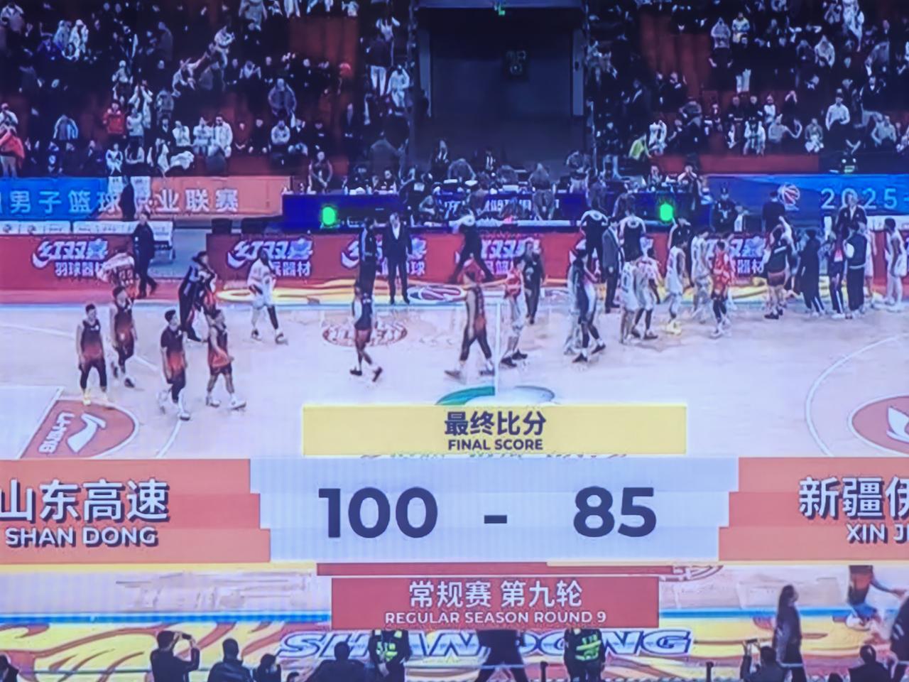 新疆男篮：王小二过年一年不如一年。这状态真是让人愁死了！1月2日晚又以15分差距
