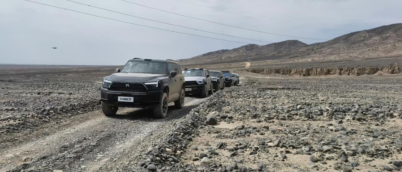 猛士和华为乾崑这波共创简直是王炸组合，直接开启智能越野新篇！
猛士本身就是硬派越