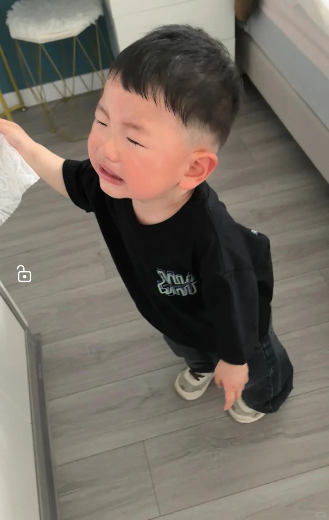 一岁半，我觉得我的儿子变了…
从一岁开始，我觉得我家宝哭的次数越来越多了😭，明