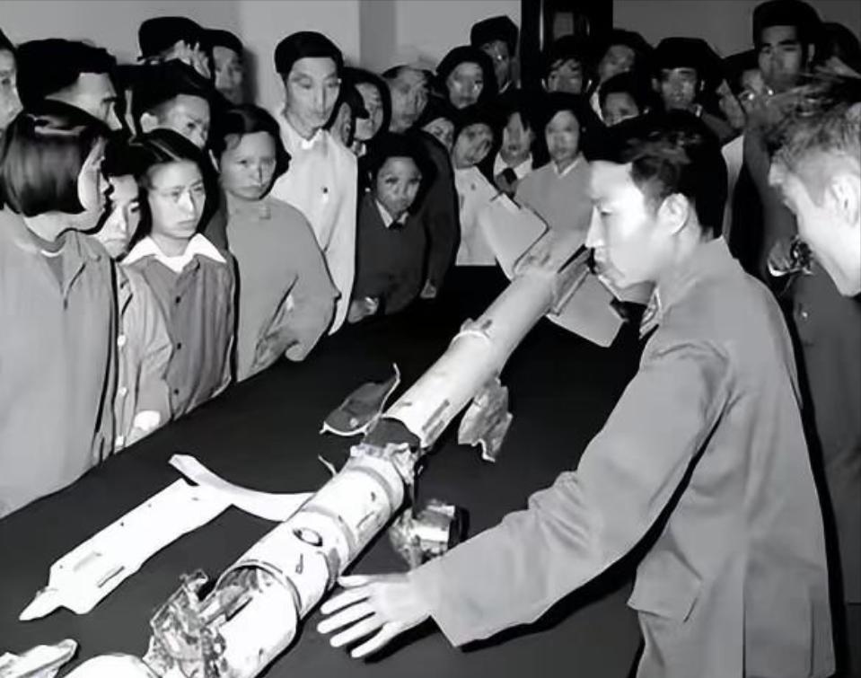 1958年，温州空战中，敌人发射了一枚响尾蛇导弹却没有爆炸，还落在了温州，赫鲁晓