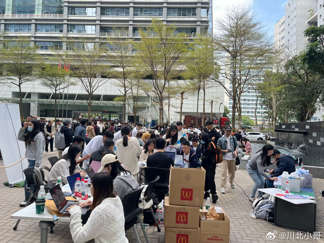 最顶级的技术和商业模式都摆脱不了最原始的营销方式——地推。 