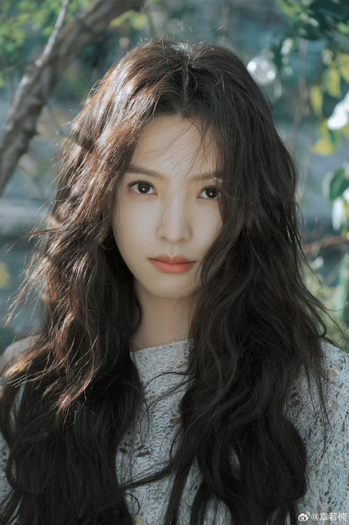 郑晓龙一场一场的看章若楠章若楠长镜头郑晓龙导演一场一场抠细节、认真看每一条表演，