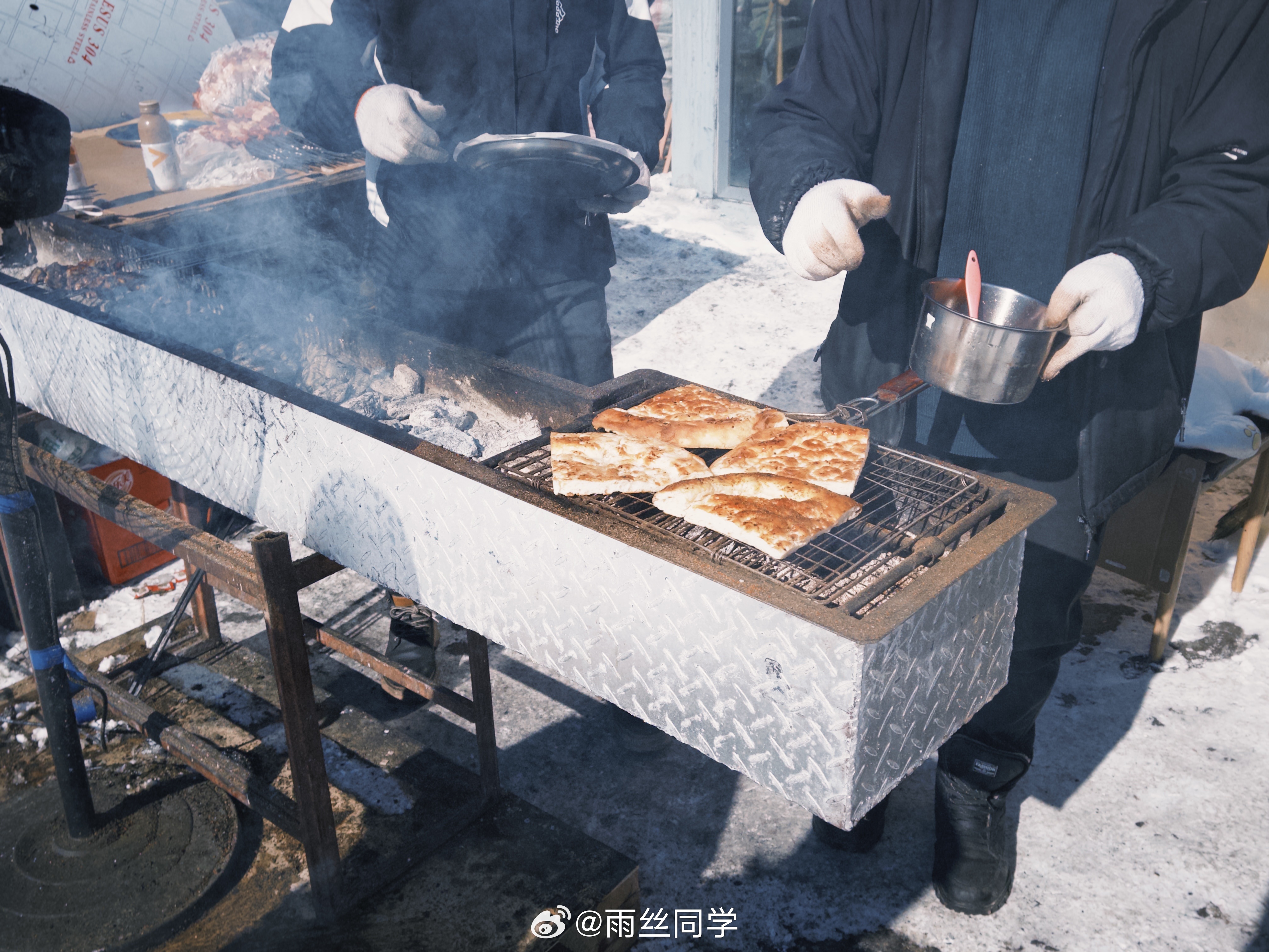 雪场还有羊肉串，是要香死谁呀雨丝的日常阿勒泰滑雪 阿勒泰·禾木(吉克普林)国际滑