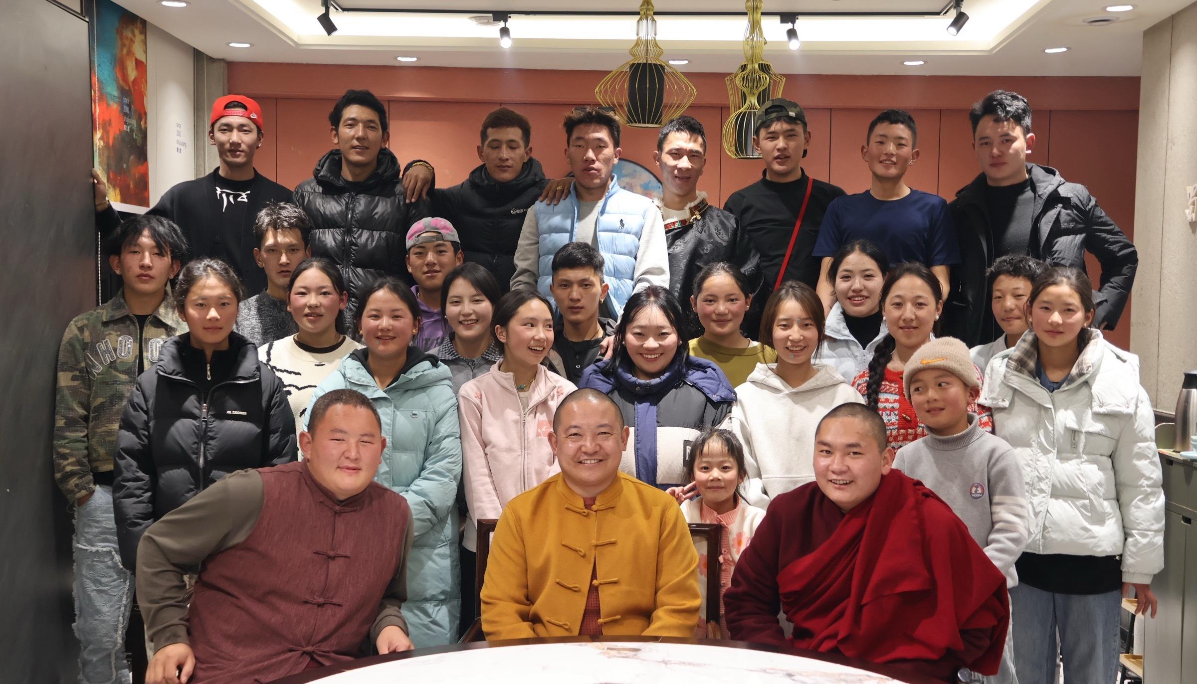 用心在结缘上，那是处众的根本; 用心在慈悲上，那是做人的根本;用心在无我上，那是