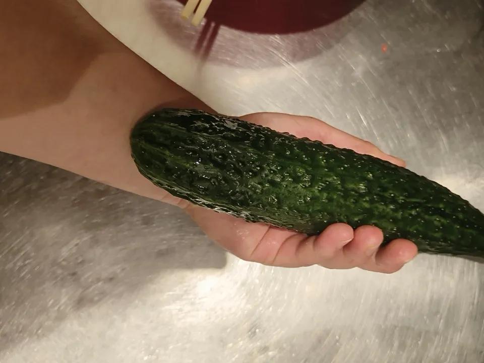 你敢信，黄瓜摇身一变竟成了“核弹”，就像邻家乖乖女突然变身超级女侠一样神奇！在游