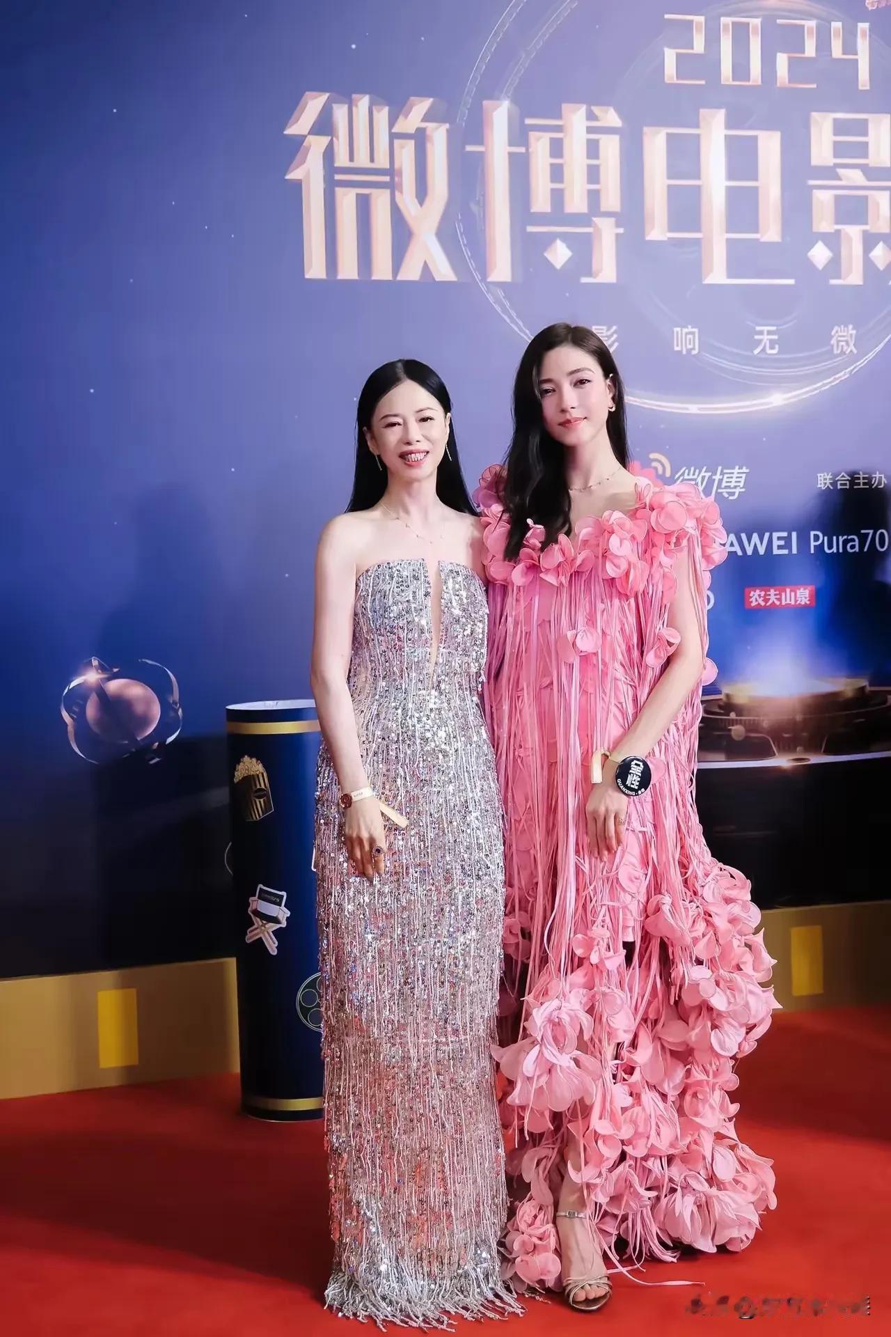 黄绮珊现在真的不能叫“黄妈”了，叫姐姐都显得老了！改口叫“黄小妹”！