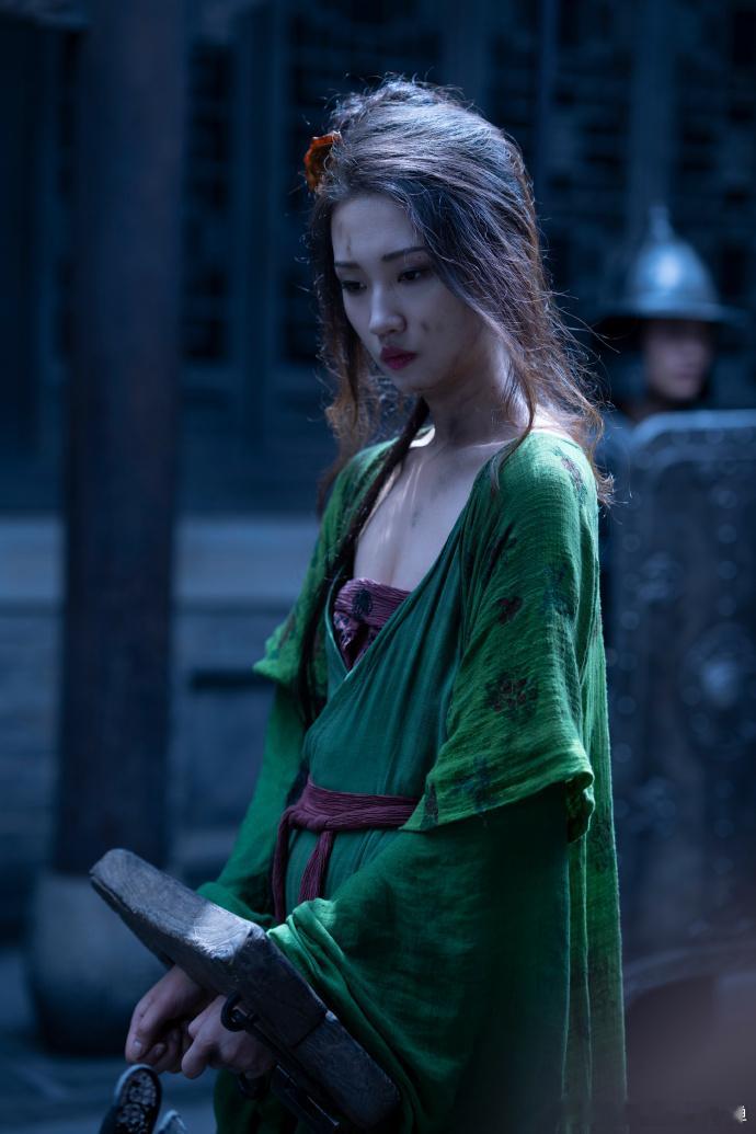 演员3路透王佳怡再现瑶琴 演员请就位 3 于横店开录，王佳怡路透造型重现《满江红