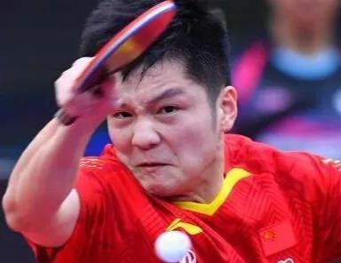 可喜！樊振东状态有提升！
重庆冠军赛首轮，樊振东遭遇韩国名将李尚洙，这是一场硬仗