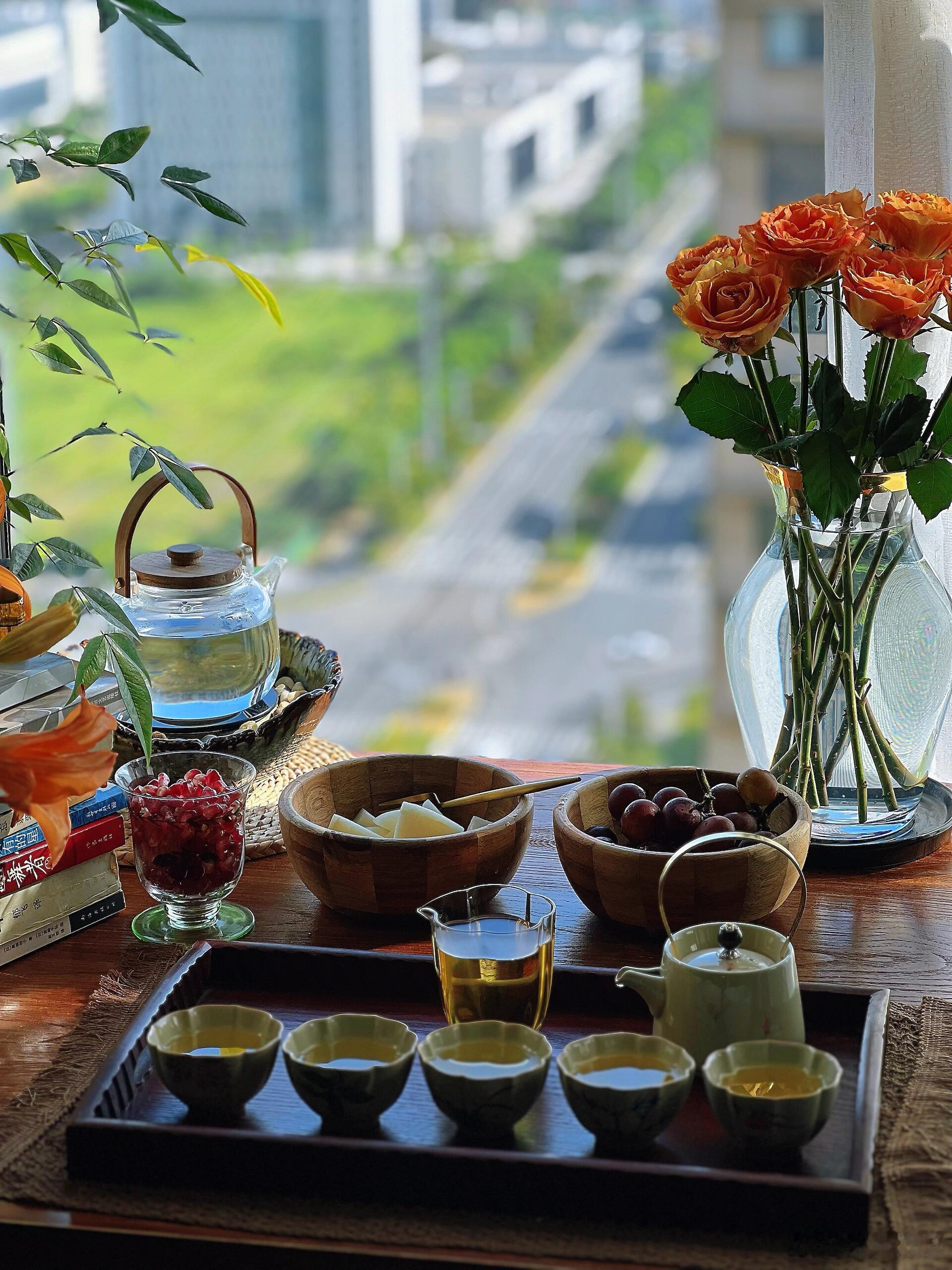 现在找人借钱，真的很难！平时跟你称兄道弟的人，一听你要借钱，立马就蔫了。十个里头