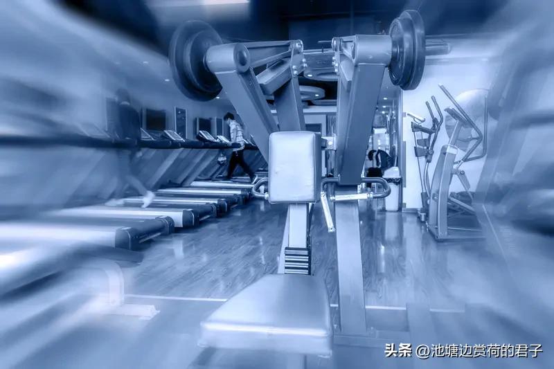 普通人健身选户外还是健身房 普通人健身选户外还是健身房，这得看个人需求。
户外健