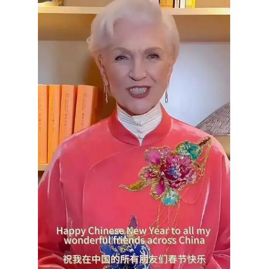 世界首富马斯克的母亲梅耶，在社交媒体上公然表态：中国在公路、隧道、建筑、基础设施