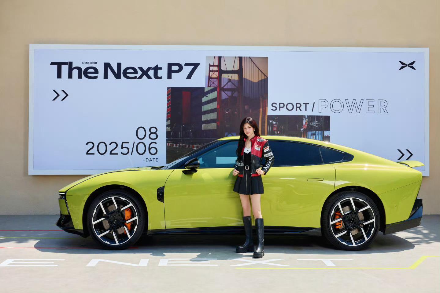 时尚圈都在拍小鹏P7好多车anycar 小鹏这波操作很会，时尚潮流，设计还差一样