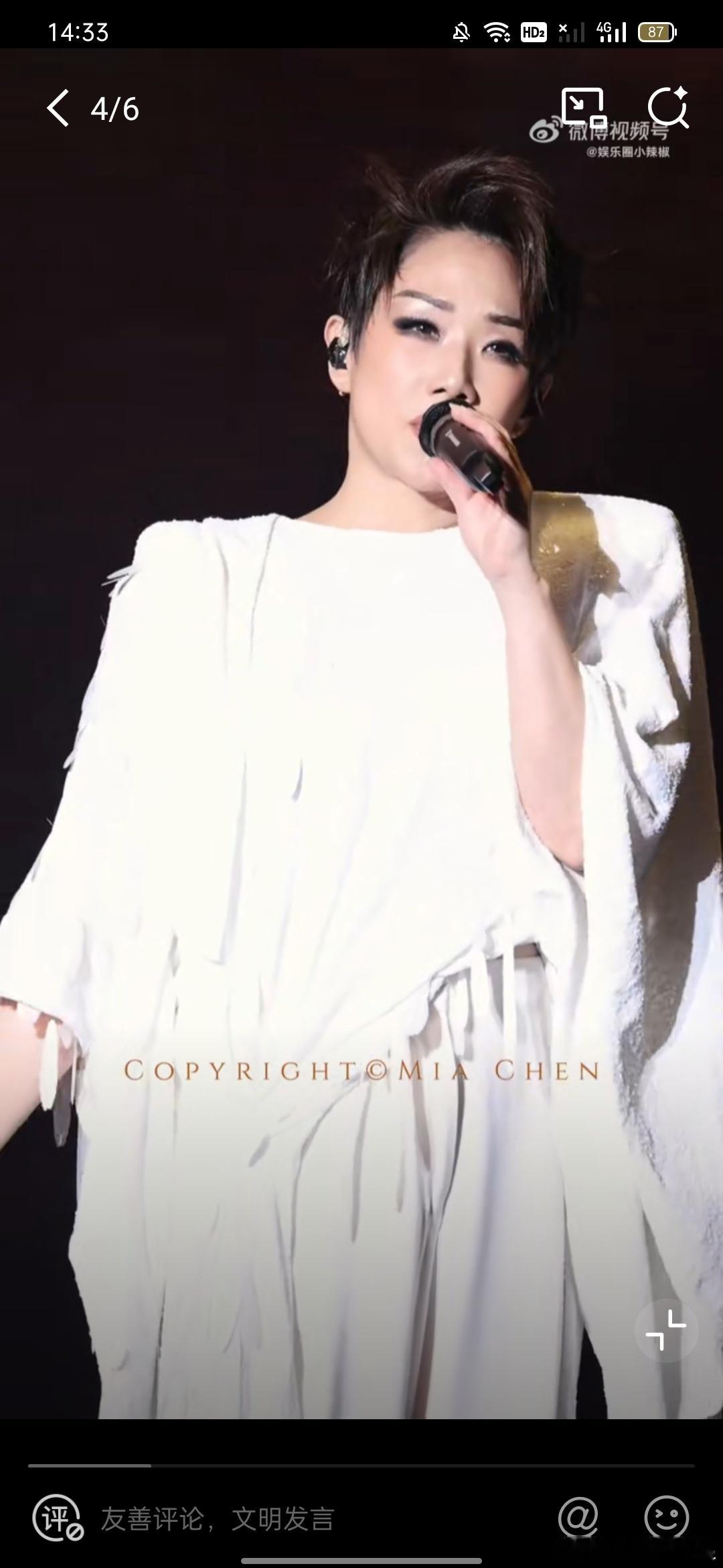 林忆莲什么时候唱都是歌王 她的声音适配度高得惊人，既能用弱混声传递柔情，又能用强