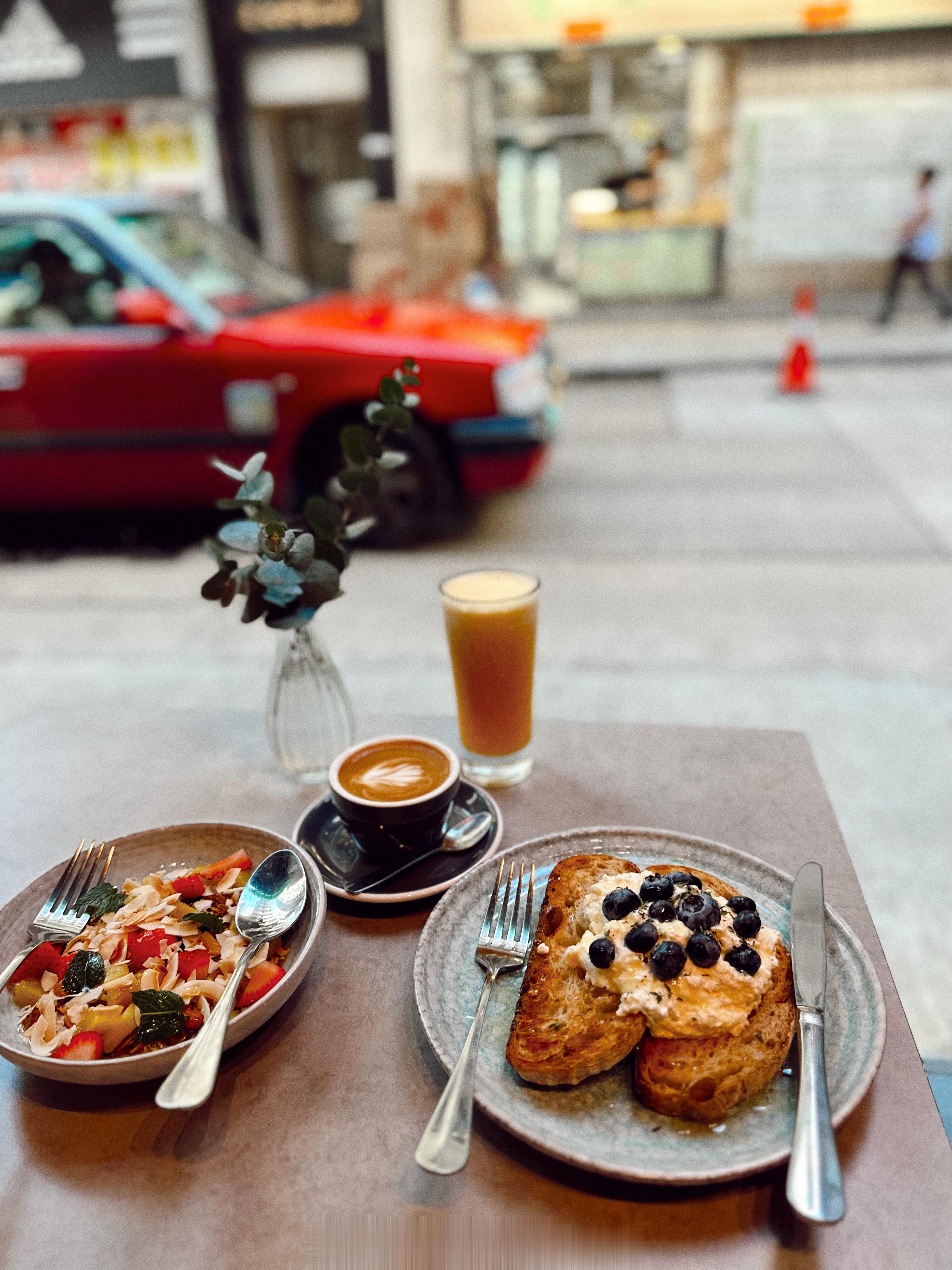 在周日人不多的港岛吃fineprint超快乐 ​​​