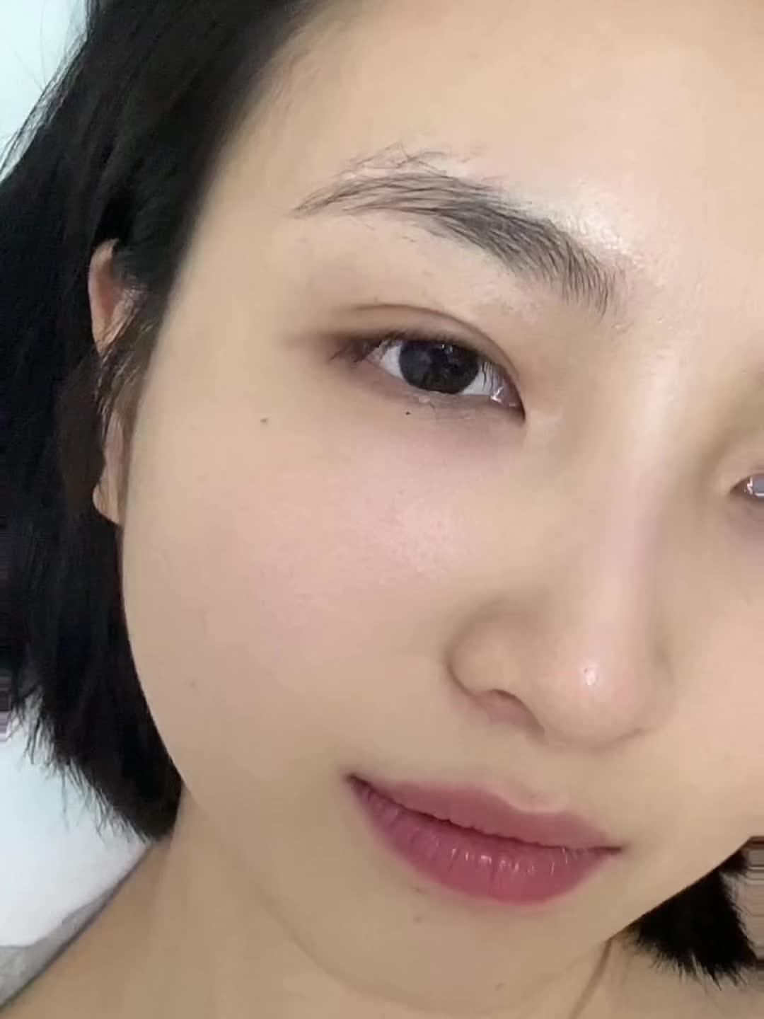 保持年轻的方式：多吃蔬菜 多运动 谎报年龄