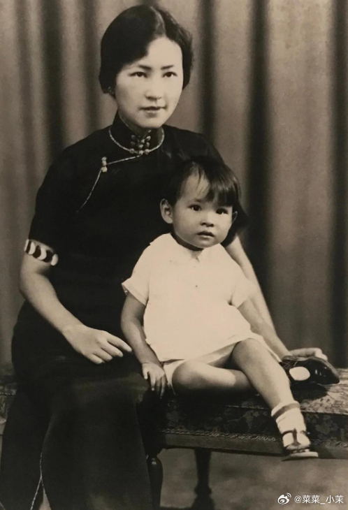 这个是民国才女林微音。看得出来，林微音的确很美。那个年代没有医美，没有美颜，那时