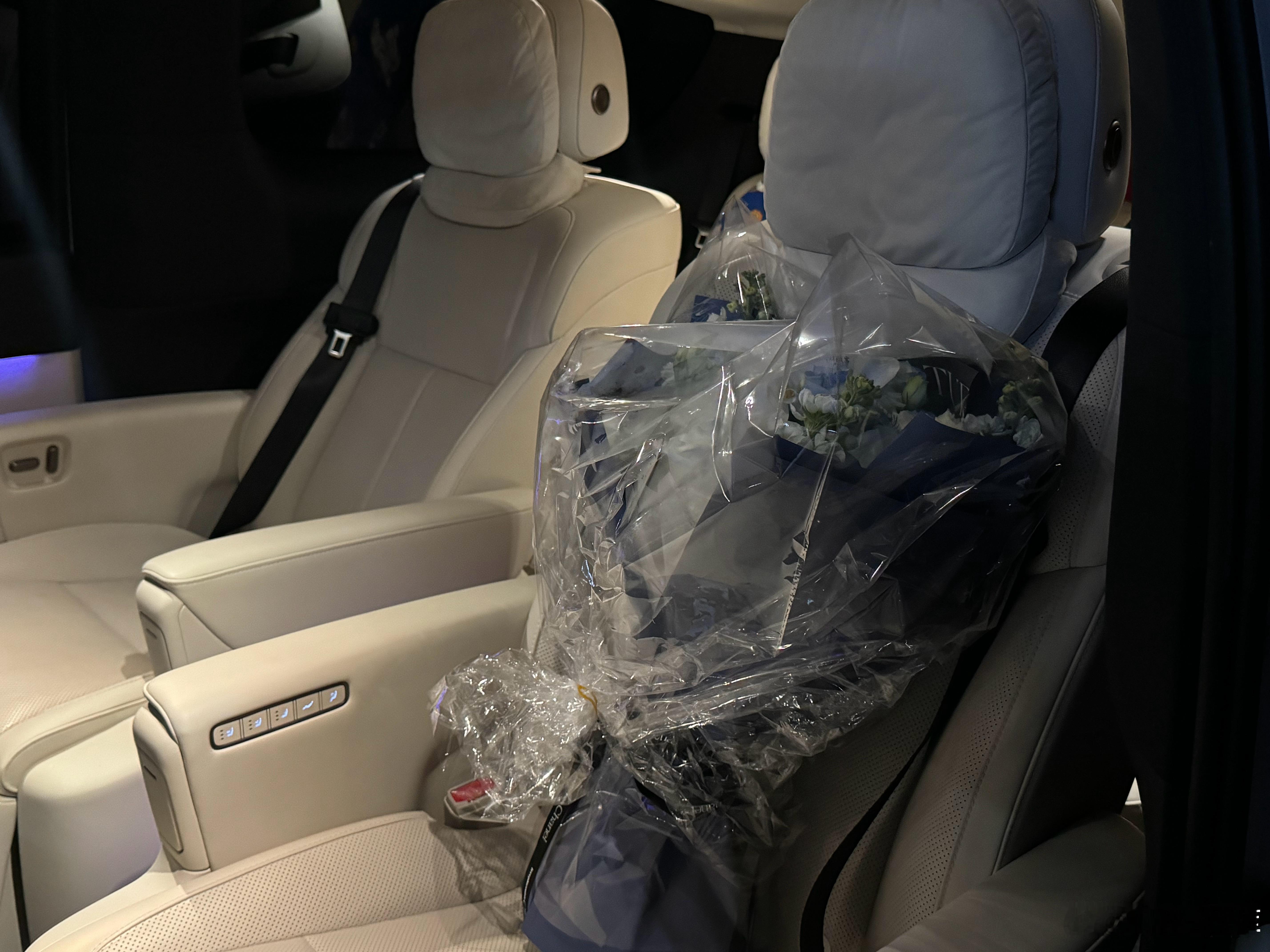 江湖最高礼仪迎接我姐今年放假真够早这距离过年还有十几天 