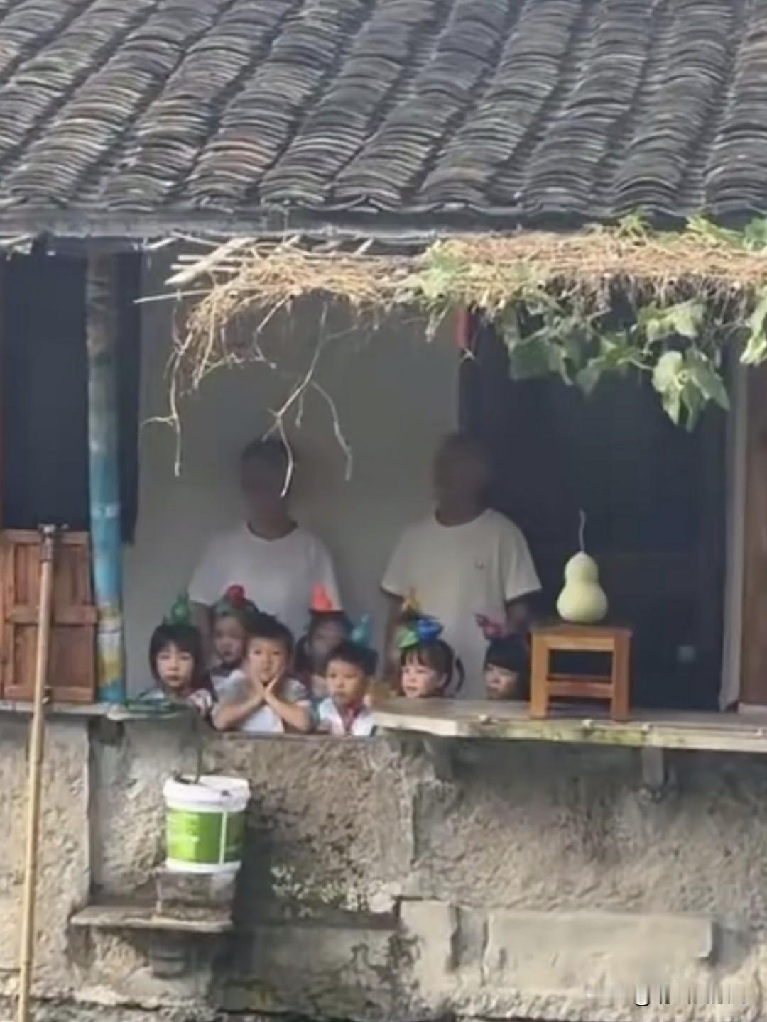 幸好当初剪葫芦的时候没把藤蔓也扯了，不然现在想恢复都难，只是这种“破镜重圆”式的