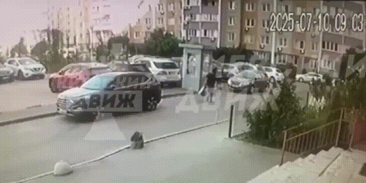 迟到了9年的复仇，乌克兰臭名昭著的SBU上校，被近距连开五枪：杀手从容撤离！

