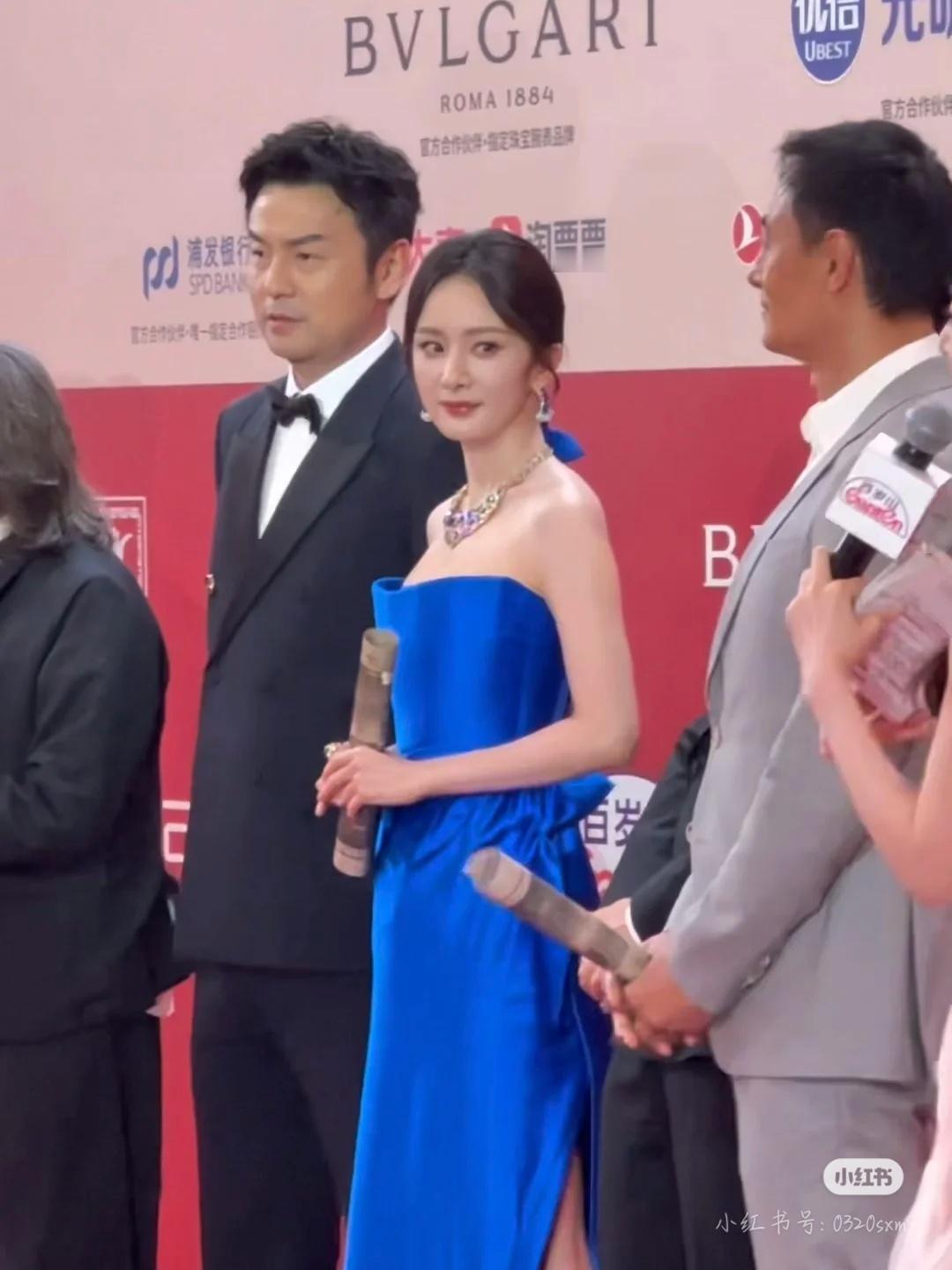 上影节红毯杨幂 生图的神！ ​​​
