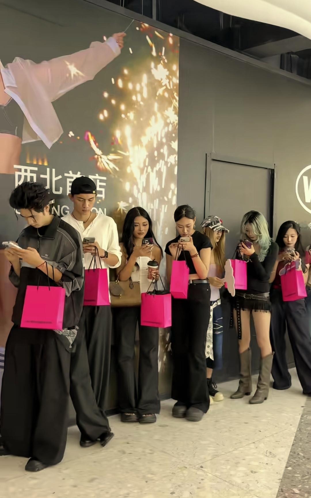 这样看来辽宁、吉林、黑龙江这些地区的00后女生平均身高应该能有170厘米以上了。