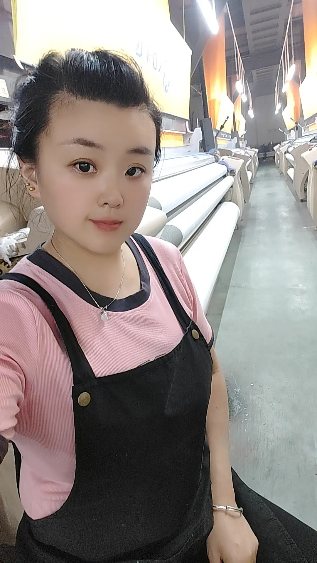 挣钱苦吧？我告诉你没钱更苦，花别人钱最苦，哭着求别人借钱的时候更苦。人...