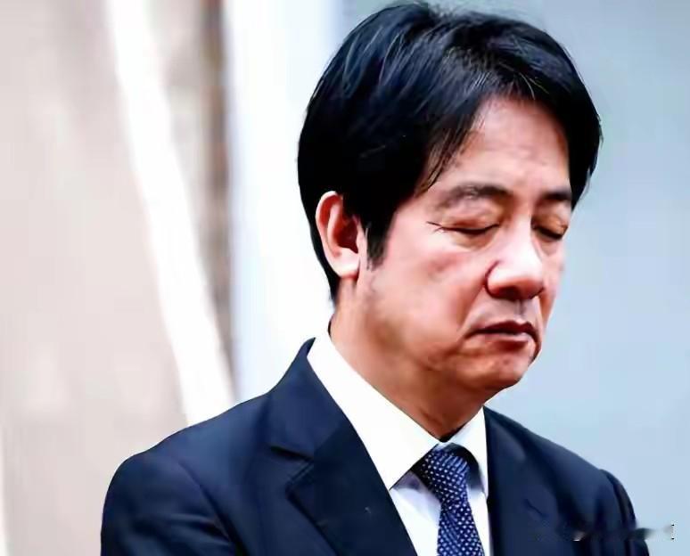 6月18日深夜，一艘大陆渔船正在澎湖花屿以西海域正常捕渔，突然遭到台湾海巡署的快