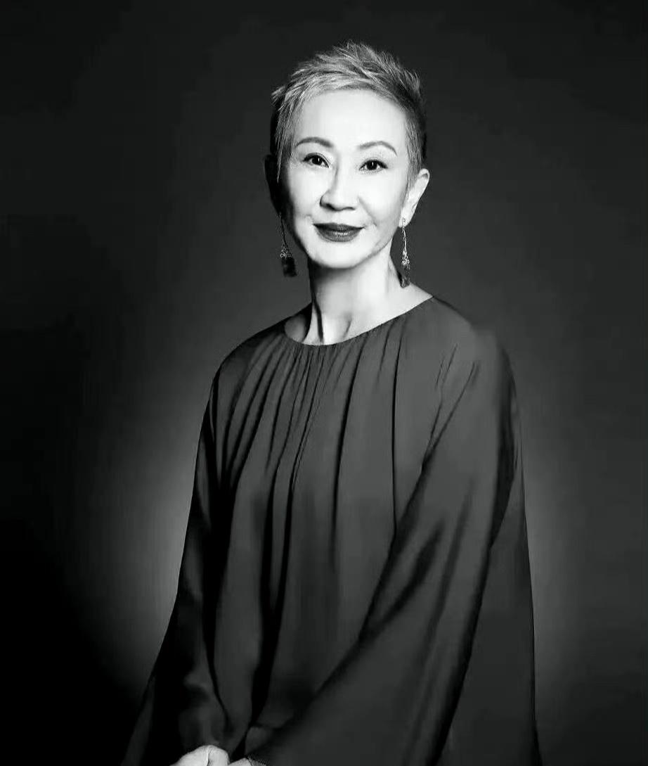 林青霞超话 @林青霞 
很难想象林青霞得知消息时会有多难过。
施南生与林青霞相交