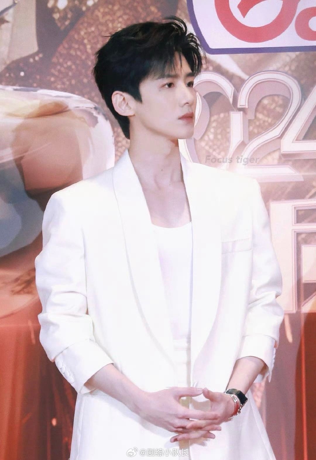 白敬亭又来找心动的offer了 谁懂啊！白敬亭每年品质盛典必来投简历，21年拿下