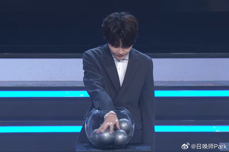 好签吗？滔搏哥！！GEN抽到TES，怎么那么多人看衰🍑啊？滔搏哥不一定就会输，