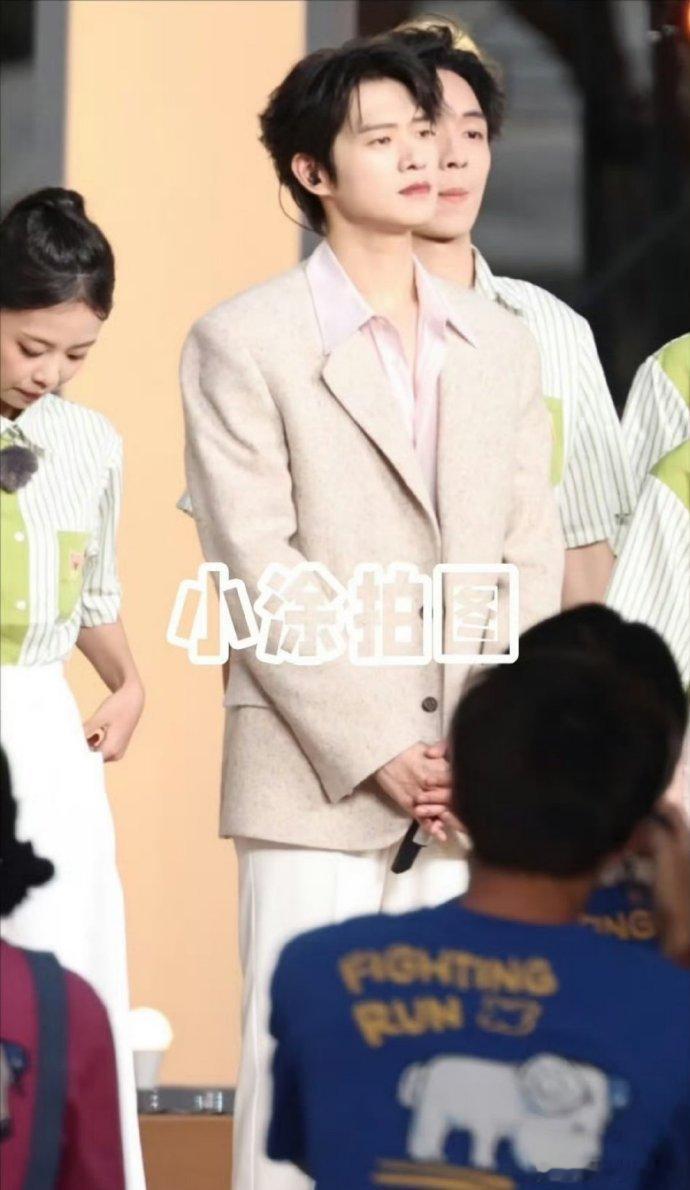 魏大勋 邓为 邓开五四晚会路透生图 