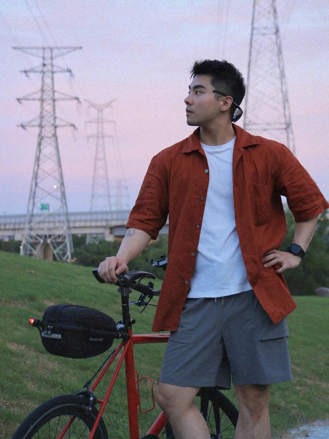 Lofi低像素的休闲骑